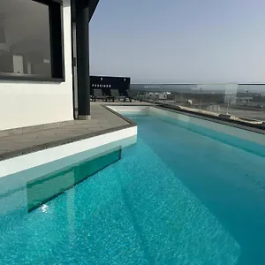 https://luxury-5-bedroom-villa-with-jacuzzi-and-sauna.hotelsfuerteventura.org